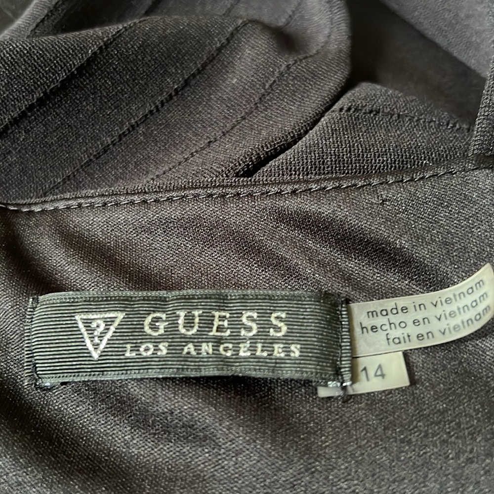 Guess - Picture 8 of 8